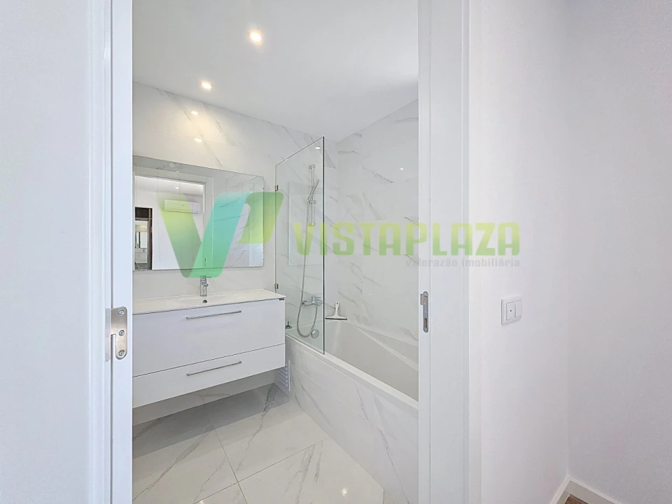 Apartamento T4 para Venda em Portimão Foto 34