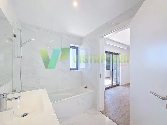 Apartamento T4 para Venda em Portimão Foto 37