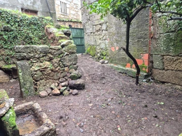 Moradia T0 para Venda em Moimenta da Serra e Vinhó