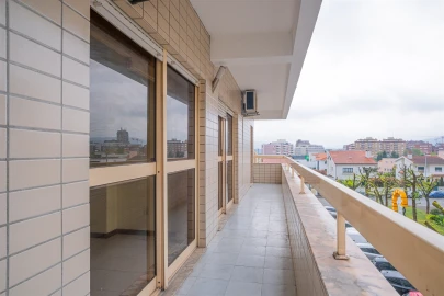 Apartamento T4 para Venda em Arcozelo