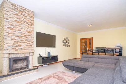 Apartamento T4 para Venda em Arcozelo