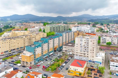 Apartamento T4 para Venda em Arcozelo