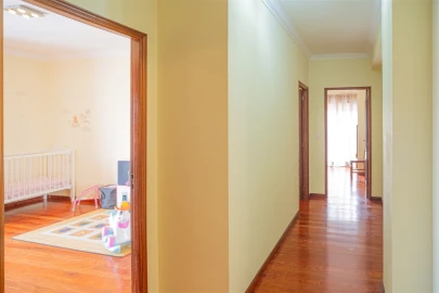 Apartamento T4 para Venda em Arcozelo
