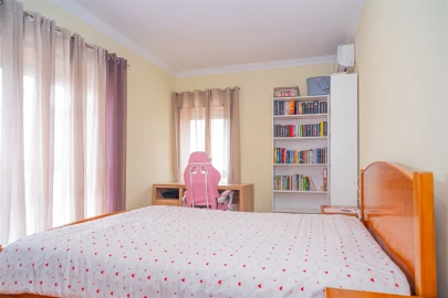 Apartamento T4 para Venda em Arcozelo