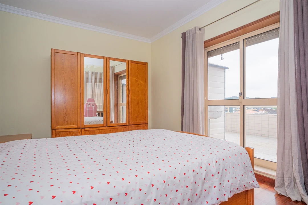 Apartamento T4 para Venda em Arcozelo Foto 23