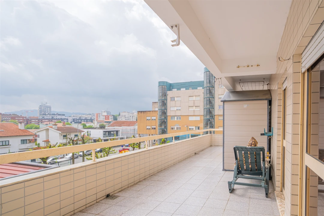 Apartamento T4 para Venda em Arcozelo Foto 34