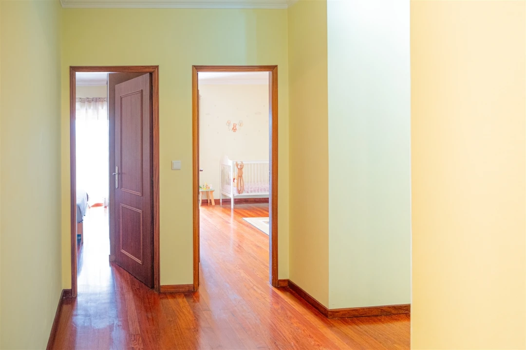 Apartamento T4 para Venda em Arcozelo Foto 32