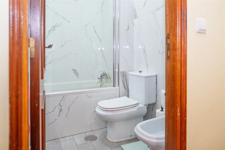 Apartamento T4 para Venda em Arcozelo Foto 18