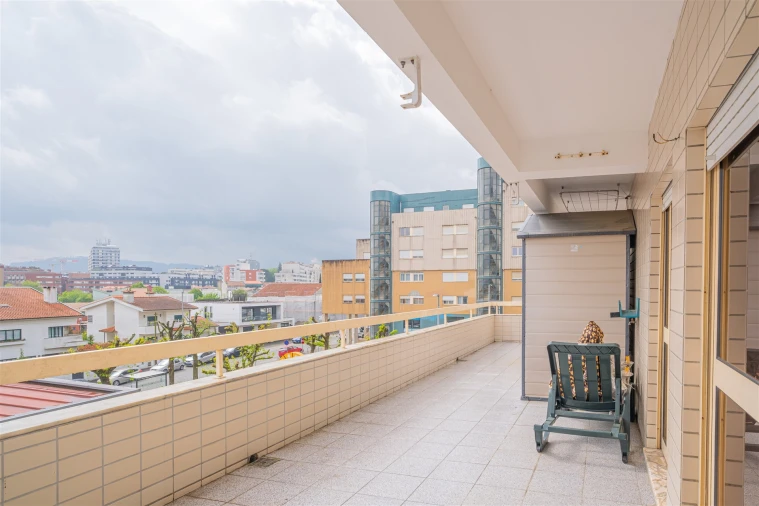 Apartamento T4 para Venda em Arcozelo Foto 34