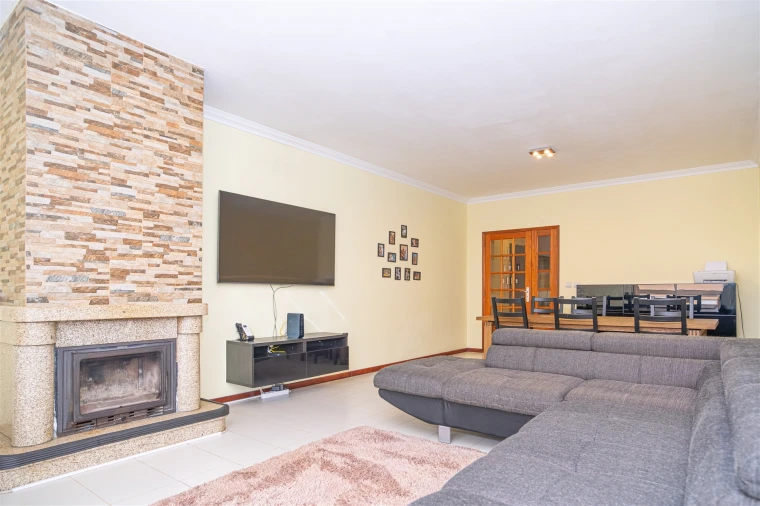 Apartamento T4 para Venda em Arcozelo Foto 8