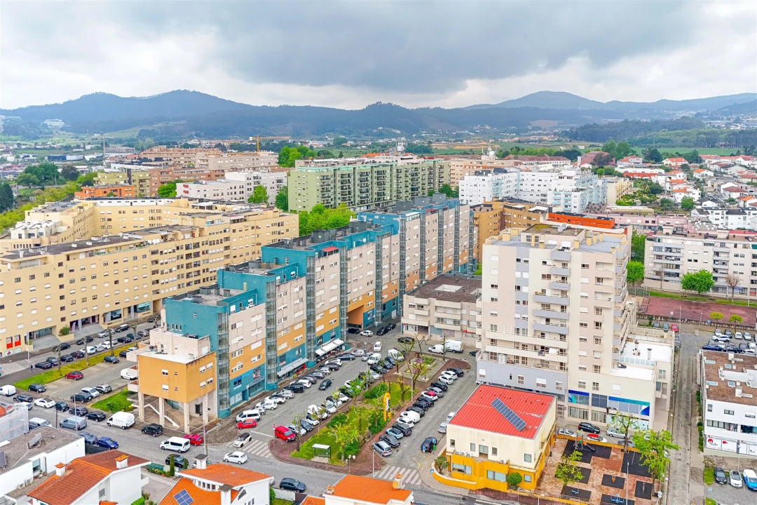 Apartamento T4 para Venda em Arcozelo Foto 3