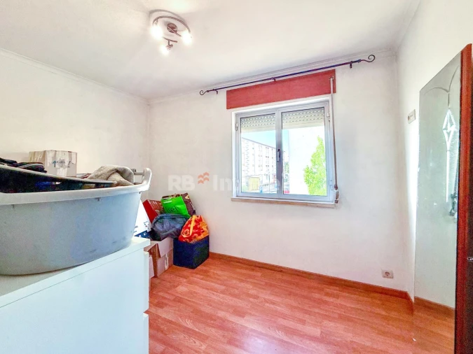 Apartamento T3 para Venda em São João Baptista e Santa Maria dos Olivais Foto 2