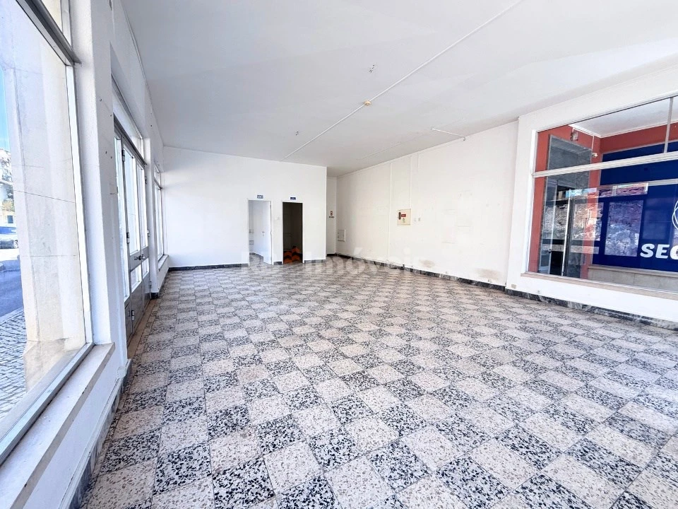 Loja para Arrendamento em São João Baptista e Santa Maria dos Olivais Foto 9