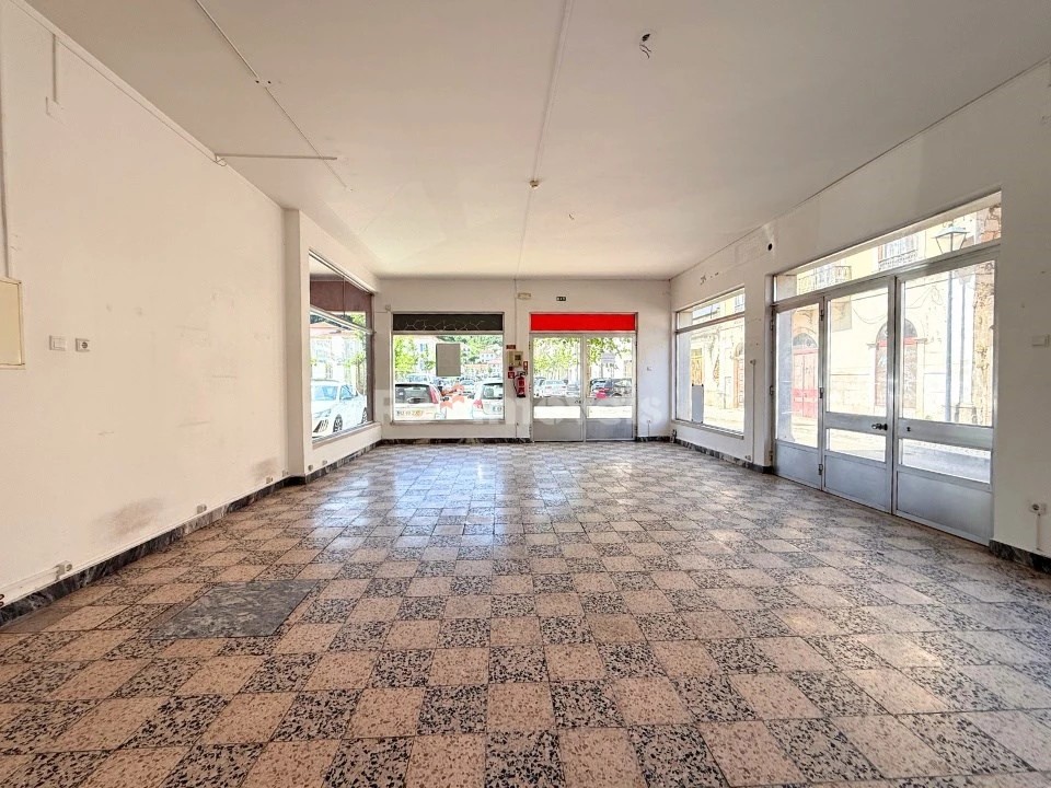 Loja para Arrendamento em São João Baptista e Santa Maria dos Olivais Foto 11