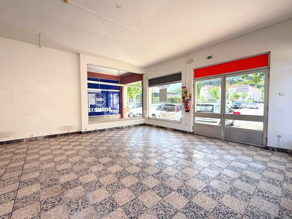Loja para Arrendamento em São João Baptista e Santa Maria dos Olivais Foto 17
