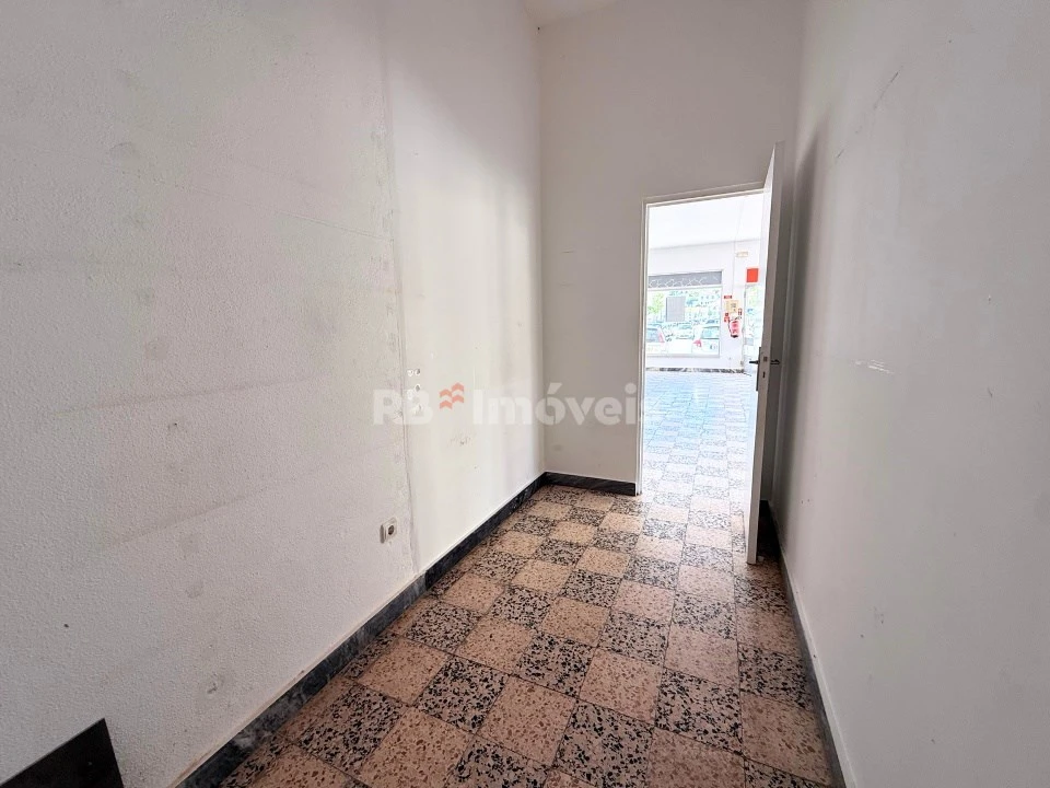 Loja para Arrendamento em São João Baptista e Santa Maria dos Olivais Foto 19
