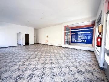 Loja para Arrendamento em São João Baptista e Santa Maria dos Olivais