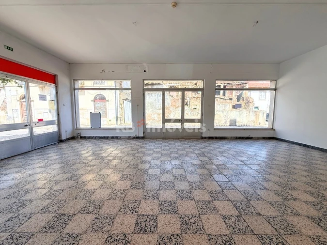 Loja para Arrendamento em São João Baptista e Santa Maria dos Olivais Foto 15