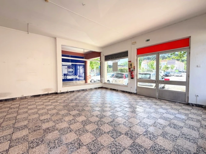 Loja para Arrendamento em São João Baptista e Santa Maria dos Olivais Foto 17