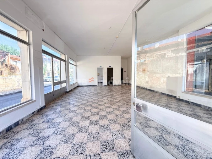 Loja para Arrendamento em São João Baptista e Santa Maria dos Olivais Foto 18