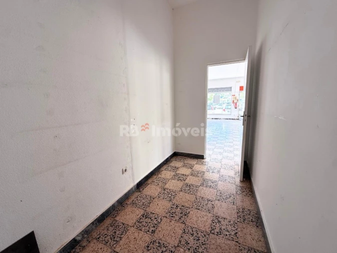 Loja para Arrendamento em São João Baptista e Santa Maria dos Olivais Foto 19