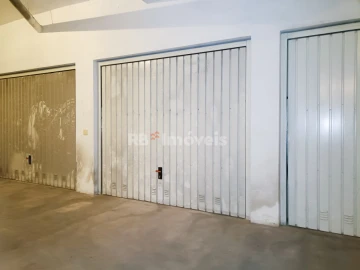 Garagem para Arrendamento em São João Baptista
