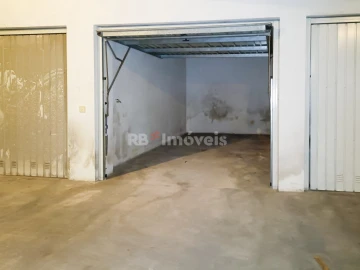 Garagem para Arrendamento em São João Baptista