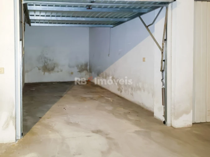 Garagem para Arrendamento em São João Baptista Foto 2