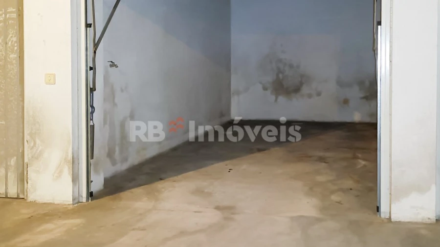 Garagem para Arrendamento em São João Baptista