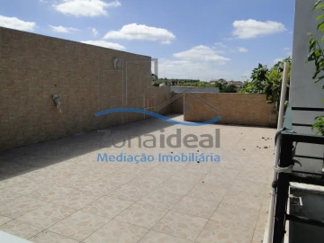 Quinta T2 para Venda em Alenquer (Santo Estêvão e Triana)