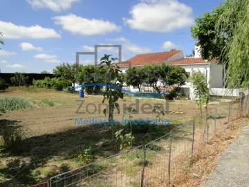Quinta T2 para Venda em Alenquer (Santo Estêvão e Triana)