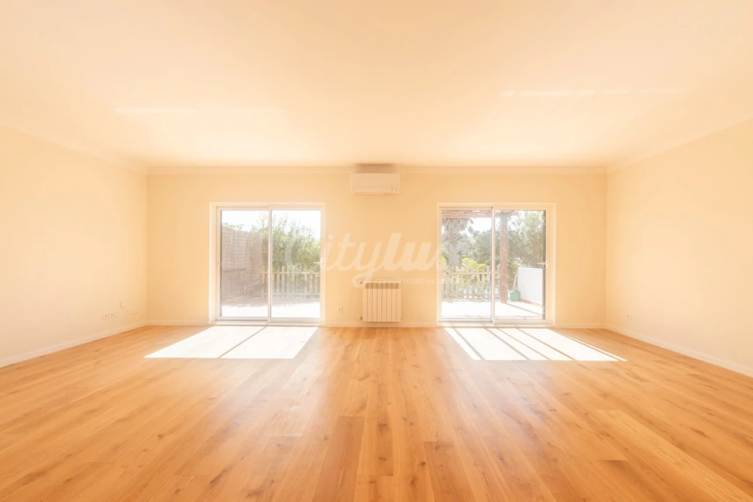 Moradia T4 para Arrendamento em Alcabideche Foto 6