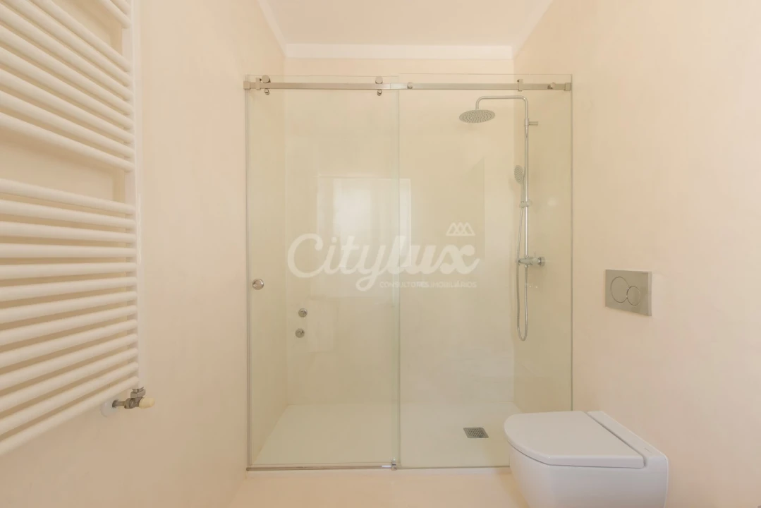 Moradia T4 para Arrendamento em Alcabideche Foto 19