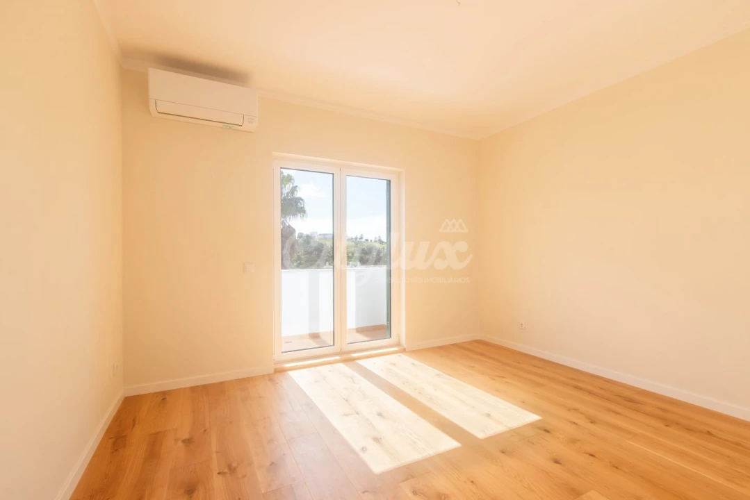 Moradia T4 para Arrendamento em Alcabideche Foto 20