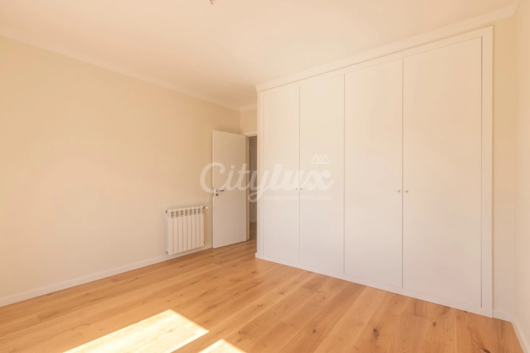 Moradia T4 para Arrendamento em Alcabideche Foto 23