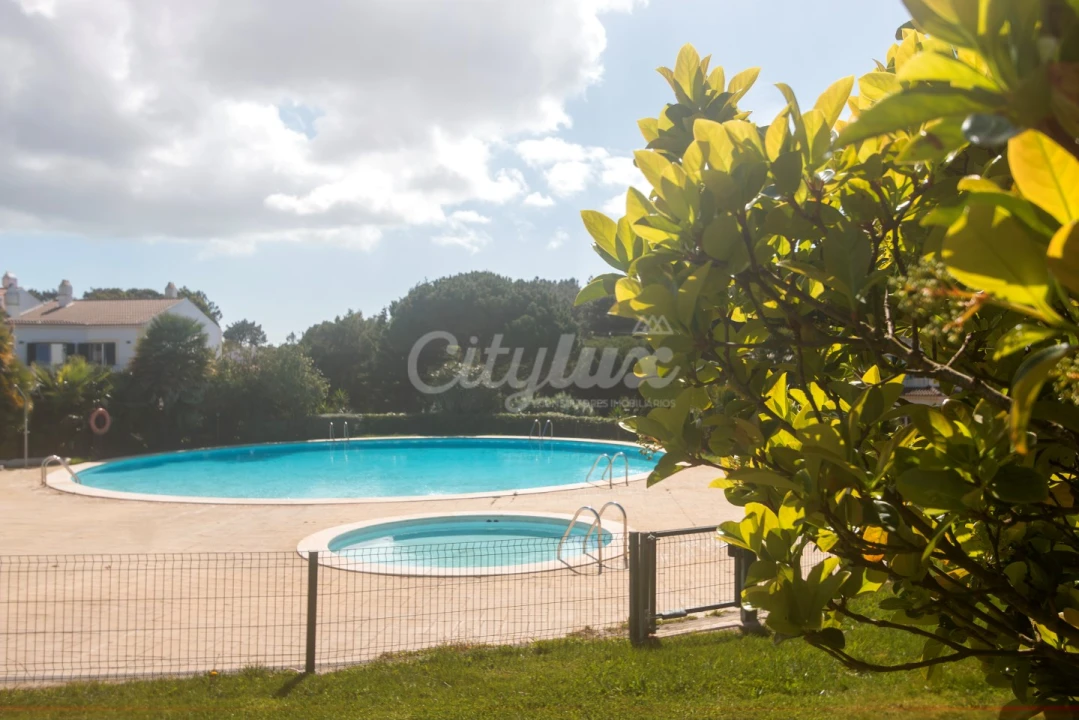 Moradia T4 para Arrendamento em Alcabideche Foto 4