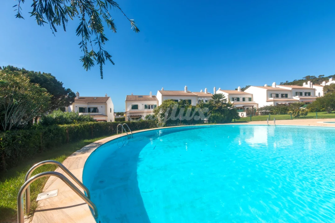 Moradia T4 para Arrendamento em Alcabideche Foto 2