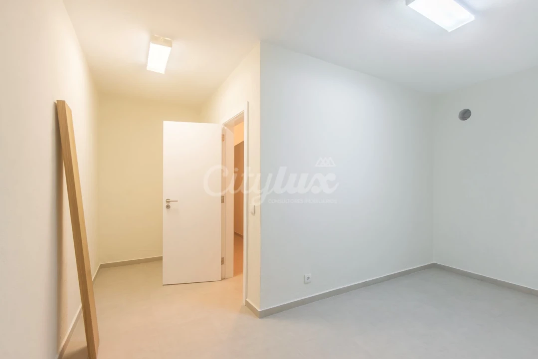 Moradia T4 para Arrendamento em Alcabideche Foto 28