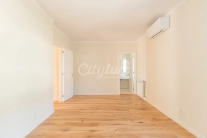 Moradia T4 para Arrendamento em Alcabideche