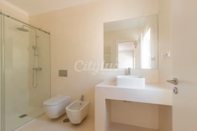 Moradia T4 para Arrendamento em Alcabideche