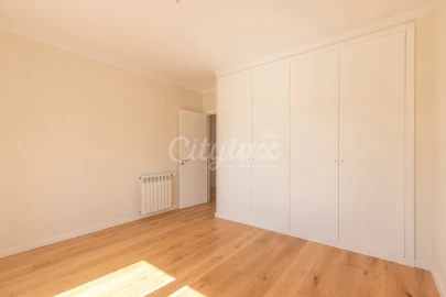 Moradia T4 para Arrendamento em Alcabideche