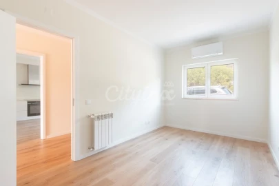 Moradia T4 para Arrendamento em Alcabideche