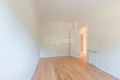 Moradia T4 para Arrendamento em Alcabideche