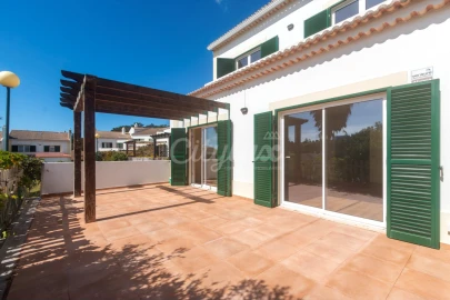 Moradia T4 para Arrendamento em Alcabideche