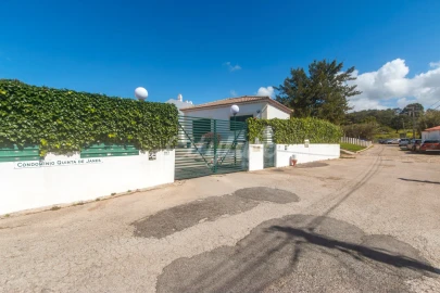 Moradia T4 para Arrendamento em Alcabideche