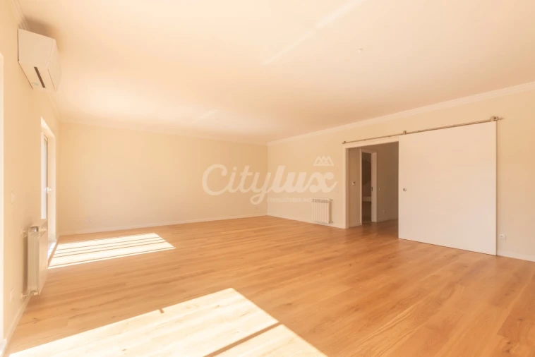 Moradia T4 para Arrendamento em Alcabideche Foto 7