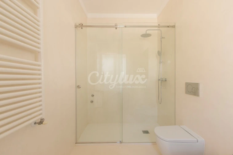 Moradia T4 para Arrendamento em Alcabideche Foto 19