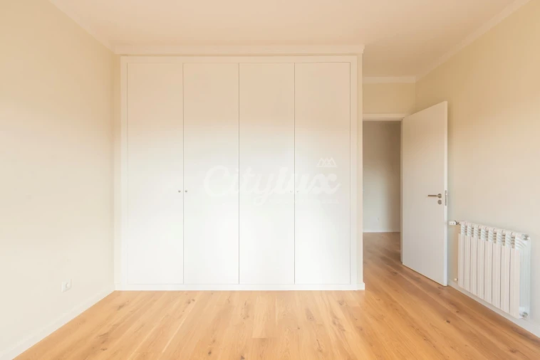 Moradia T4 para Arrendamento em Alcabideche Foto 21