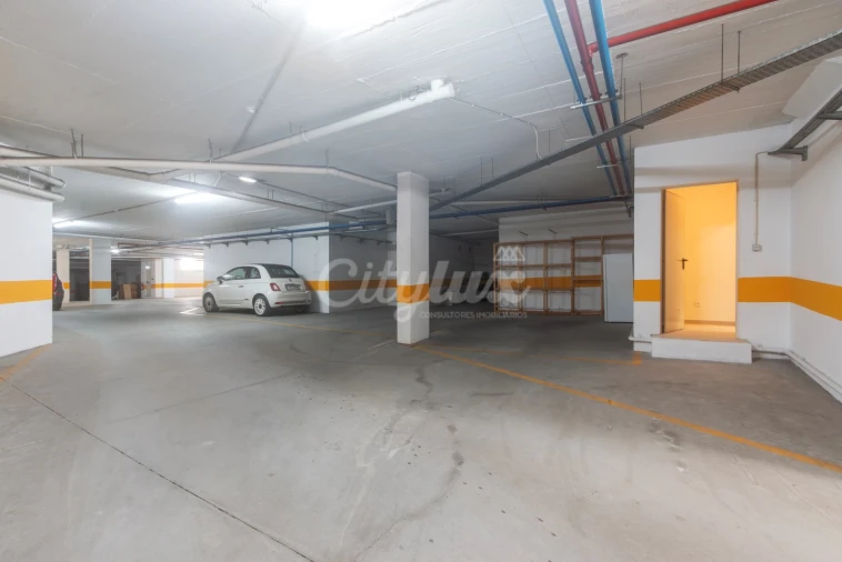 Moradia T4 para Arrendamento em Alcabideche Foto 30