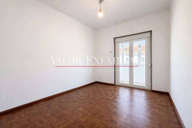 Apartamento T2 para Venda em Venteira Foto 4